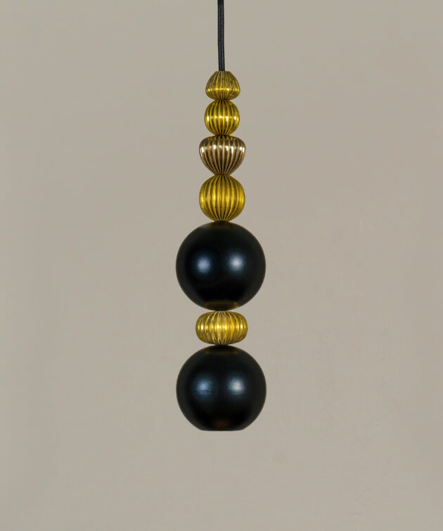 Alternative view of Bola Queen 2