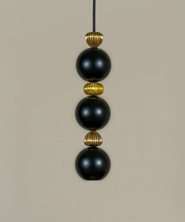 Alternative view of Bola Queen 3